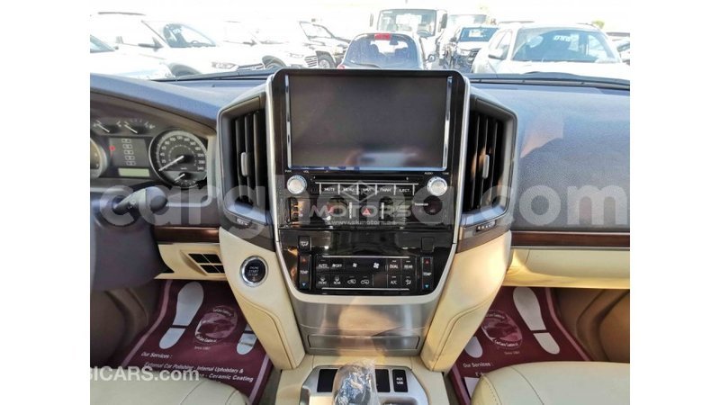 Big with watermark toyota land cruiser ashanti import dubai 20055