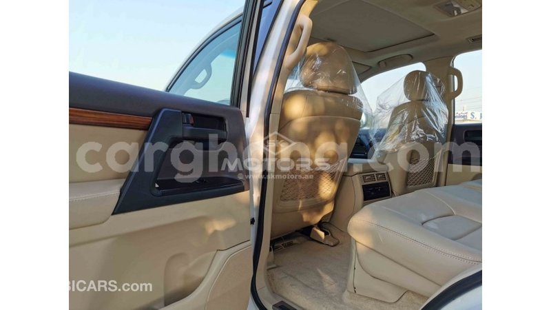 Big with watermark toyota land cruiser ashanti import dubai 20055