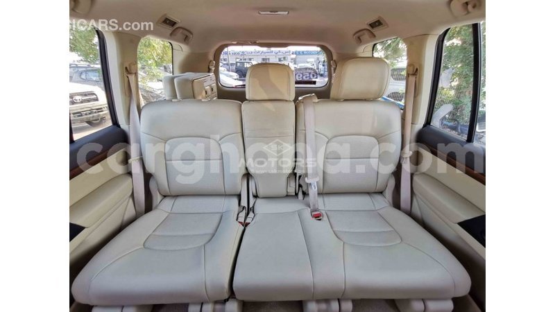 Big with watermark toyota land cruiser ashanti import dubai 20055