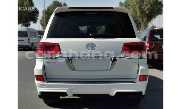 Ra Imported Toyota Land Cruiser funfun Ọkọ̀ in Import - Dubai ni Ashanti Ra Imported Toyota Land Cruiser funfun Ọkọ̀ in Import - Dubai ni Ashanti