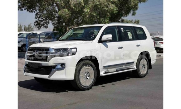 Sayi Imported Toyota Land Cruiser White Mota in Import - Dubai a Ashanti Sayi Imported Toyota Land Cruiser White Mota in Import - Dubai a Ashanti