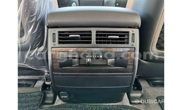 Sayi Imported Toyota Land Cruiser White Mota in Import - Dubai a Ashanti Sayi Imported Toyota Land Cruiser White Mota in Import - Dubai a Ashanti