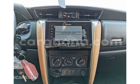 Sayi Imported Toyota Fortuner White Mota in Import - Dubai a Ashanti Sayi Imported Toyota Fortuner White Mota in Import - Dubai a Ashanti