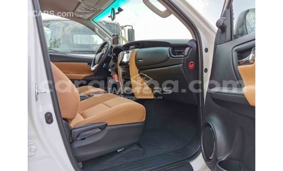 Sayi Imported Toyota Fortuner White Mota in Import - Dubai a Ashanti Sayi Imported Toyota Fortuner White Mota in Import - Dubai a Ashanti