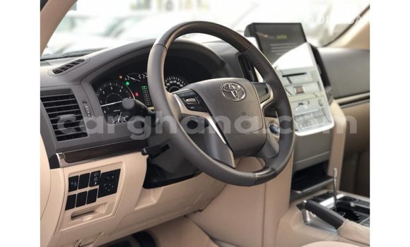 Sayi Imported Toyota Land Cruiser White Mota in Import - Dubai a Ashanti Sayi Imported Toyota Land Cruiser White Mota in Import - Dubai a Ashanti