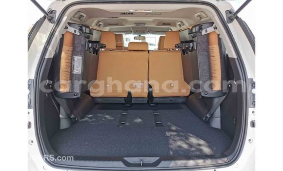 Ra Imported Toyota Fortuner funfun Ọkọ̀ in Import - Dubai ni Ashanti Ra Imported Toyota Fortuner funfun Ọkọ̀ in Import - Dubai ni Ashanti