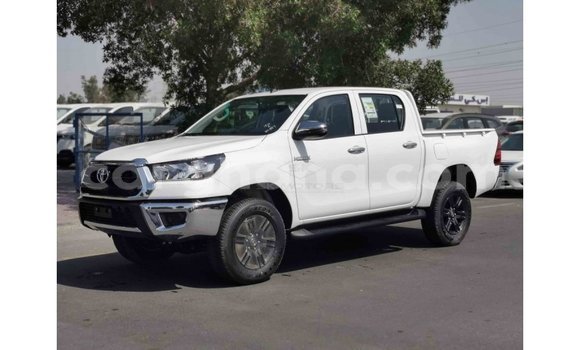 Sayi Imported Toyota Hilux White Mota in Import - Dubai a Ashanti Sayi Imported Toyota Hilux White Mota in Import - Dubai a Ashanti