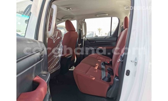 Sayi Imported Toyota Hilux White Mota in Import - Dubai a Ashanti Sayi Imported Toyota Hilux White Mota in Import - Dubai a Ashanti