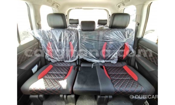 Sayi Imported Toyota Land Cruiser White Mota in Import - Dubai a Ashanti Sayi Imported Toyota Land Cruiser White Mota in Import - Dubai a Ashanti