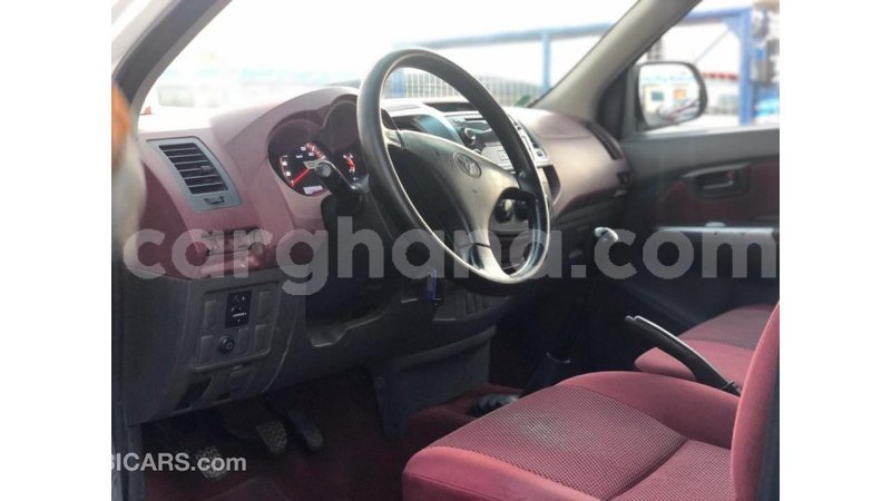 Big with watermark toyota hilux ashanti import dubai 20159