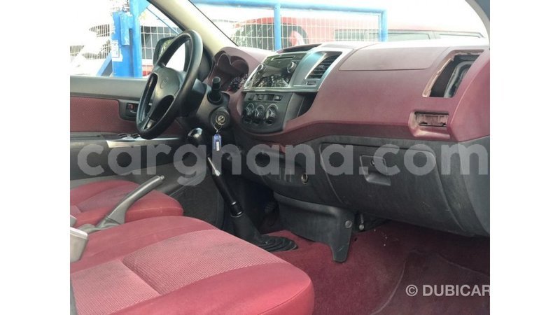 Big with watermark toyota hilux ashanti import dubai 20159