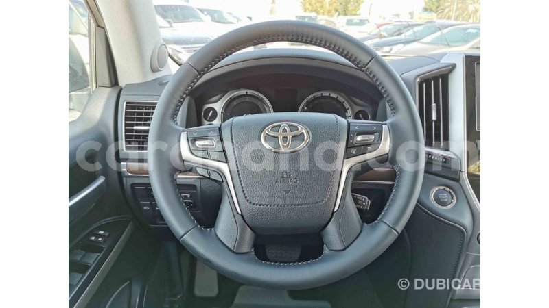 Big with watermark toyota land cruiser ashanti import dubai 20202