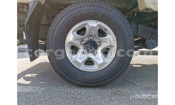 Sayi Imported Toyota Land Cruiser M Mota in Import - Dubai a Ashanti Sayi Imported Toyota Land Cruiser M Mota in Import - Dubai a Ashanti
