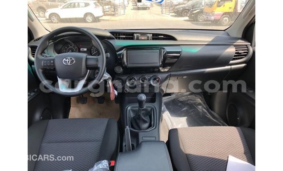 Sayi Imported Toyota Hilux White Mota in Import - Dubai a Ashanti Sayi Imported Toyota Hilux White Mota in Import - Dubai a Ashanti