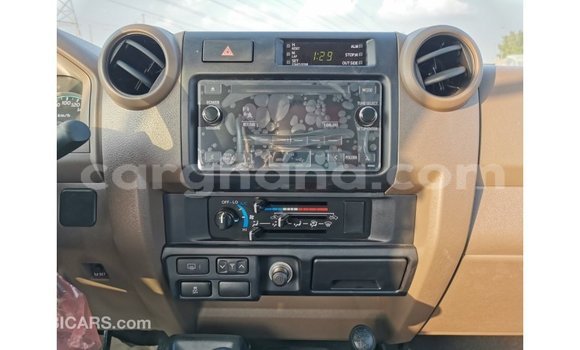 Ra Imported Toyota Land Cruiser funfun Ọkọ̀ in Import - Dubai ni Ashanti Ra Imported Toyota Land Cruiser funfun Ọkọ̀ in Import - Dubai ni Ashanti