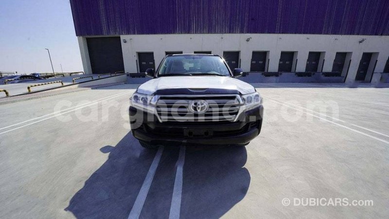 Big with watermark toyota land cruiser ashanti import dubai 20231