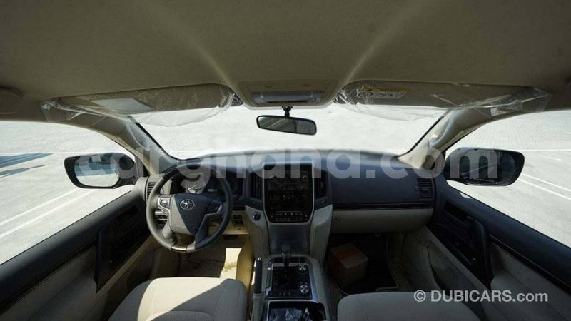 Big with watermark toyota land cruiser ashanti import dubai 20231