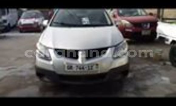 Sayi Na hannu Pontiac Vibe Azurfa Mota in Accra a Greater Accra Sayi Na hannu Pontiac Vibe Azurfa Mota in Accra a Greater Accra