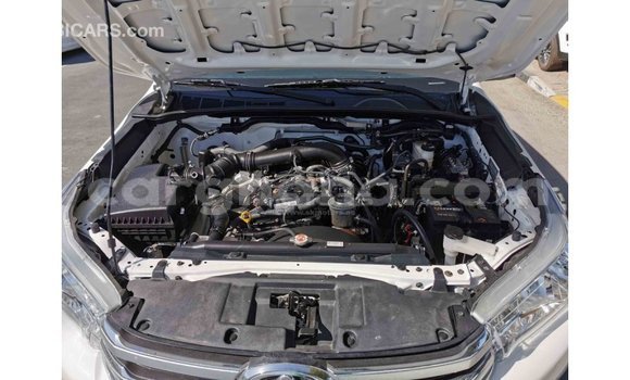 Sayi Imported Toyota Hilux White Mota in Import - Dubai a Ashanti Sayi Imported Toyota Hilux White Mota in Import - Dubai a Ashanti