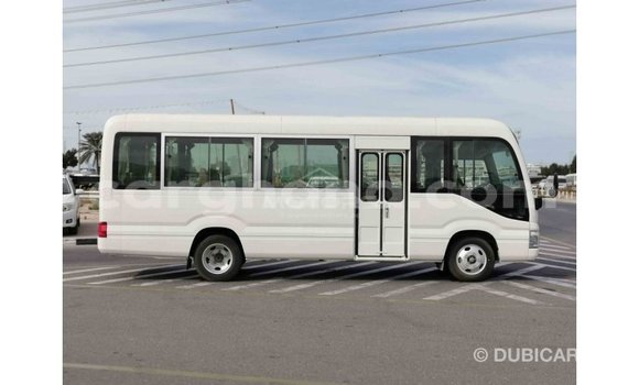 Ra Imported Toyota Coaster funfun Ọkọ̀ in Import - Dubai ni Ashanti Ra Imported Toyota Coaster funfun Ọkọ̀ in Import - Dubai ni Ashanti
