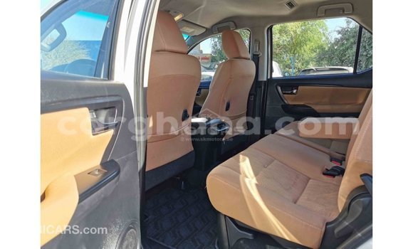 Sayi Imported Toyota Fortuner White Mota in Import - Dubai a Ashanti Sayi Imported Toyota Fortuner White Mota in Import - Dubai a Ashanti