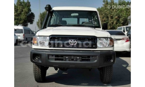 Buy Import Toyota Land Cruiser White Car in Import - Dubai in Ashanti Buy Import Toyota Land Cruiser White Car in Import - Dubai in Ashanti