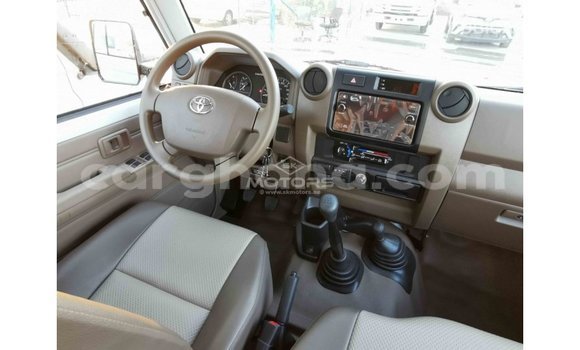 Ra Imported Toyota Land Cruiser funfun Ọkọ̀ in Import - Dubai ni Ashanti Ra Imported Toyota Land Cruiser funfun Ọkọ̀ in Import - Dubai ni Ashanti