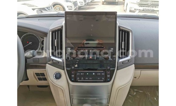 Ra Imported Toyota Land Cruiser funfun Ọkọ̀ in Import - Dubai ni Ashanti Ra Imported Toyota Land Cruiser funfun Ọkọ̀ in Import - Dubai ni Ashanti