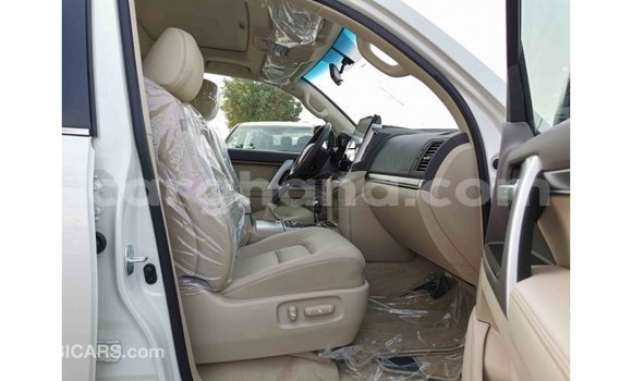Ra Imported Toyota Land Cruiser funfun Ọkọ̀ in Import - Dubai ni Ashanti Ra Imported Toyota Land Cruiser funfun Ọkọ̀ in Import - Dubai ni Ashanti