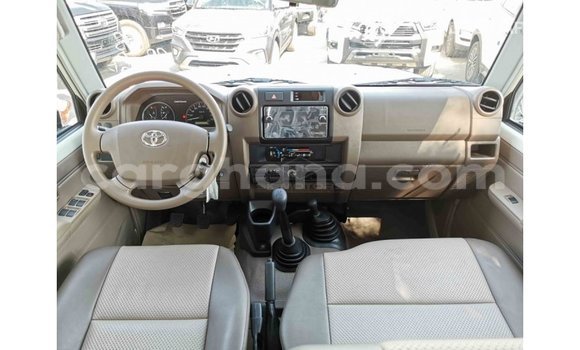 Buy Import Toyota Land Cruiser White Car in Import - Dubai in Ashanti Buy Import Toyota Land Cruiser White Car in Import - Dubai in Ashanti
