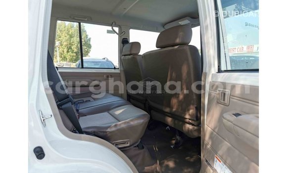 Buy Import Toyota Land Cruiser White Car in Import - Dubai in Ashanti Buy Import Toyota Land Cruiser White Car in Import - Dubai in Ashanti