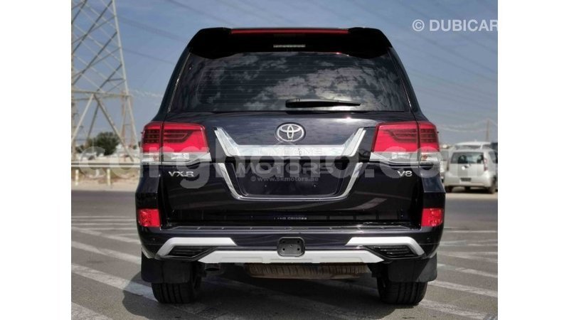 Big with watermark toyota land cruiser ashanti import dubai 20284