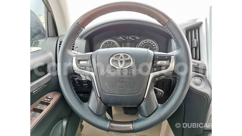 Big with watermark toyota land cruiser ashanti import dubai 20284