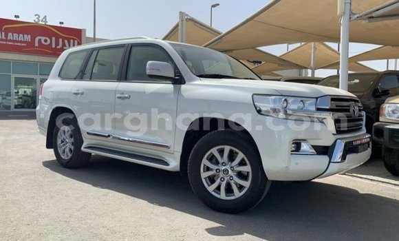 Sayi Imported Toyota Land Cruiser White Mota in Import - Dubai a Ashanti Sayi Imported Toyota Land Cruiser White Mota in Import - Dubai a Ashanti