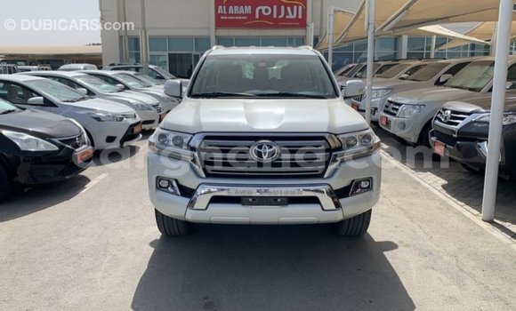 Sayi Imported Toyota Land Cruiser White Mota in Import - Dubai a Ashanti Sayi Imported Toyota Land Cruiser White Mota in Import - Dubai a Ashanti
