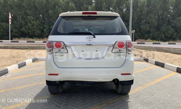 Buy Import Toyota Fortuner White Car in Import - Dubai in Ashanti Buy Import Toyota Fortuner White Car in Import - Dubai in Ashanti