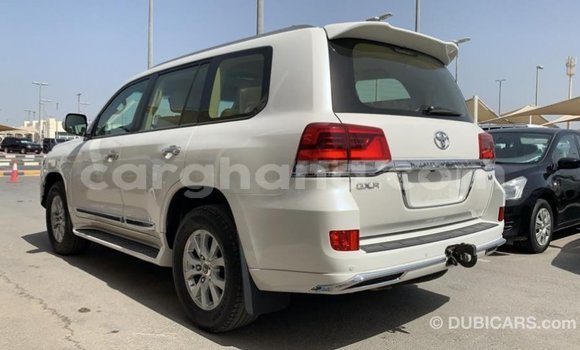 Sayi Imported Toyota Land Cruiser White Mota in Import - Dubai a Ashanti Sayi Imported Toyota Land Cruiser White Mota in Import - Dubai a Ashanti