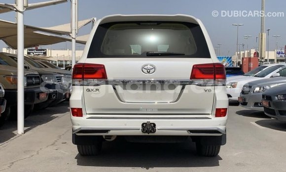 Sayi Imported Toyota Land Cruiser White Mota in Import - Dubai a Ashanti Sayi Imported Toyota Land Cruiser White Mota in Import - Dubai a Ashanti