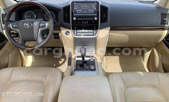 Sayi Imported Toyota Land Cruiser White Mota in Import - Dubai a Ashanti Sayi Imported Toyota Land Cruiser White Mota in Import - Dubai a Ashanti