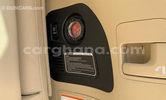 Sayi Imported Toyota Land Cruiser White Mota in Import - Dubai a Ashanti Sayi Imported Toyota Land Cruiser White Mota in Import - Dubai a Ashanti