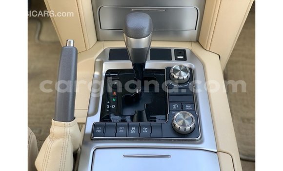 Sayi Imported Toyota Land Cruiser White Mota in Import - Dubai a Ashanti Sayi Imported Toyota Land Cruiser White Mota in Import - Dubai a Ashanti