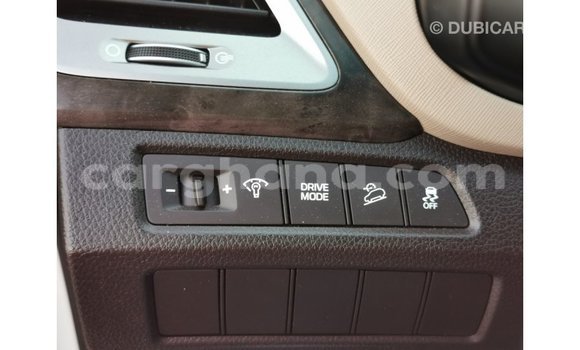 Sayi Imported Hyundai Santa Fe White Mota in Import - Dubai a Ashanti Sayi Imported Hyundai Santa Fe White Mota in Import - Dubai a Ashanti