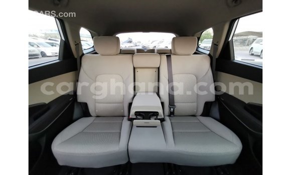 Sayi Imported Hyundai Santa Fe White Mota in Import - Dubai a Ashanti Sayi Imported Hyundai Santa Fe White Mota in Import - Dubai a Ashanti