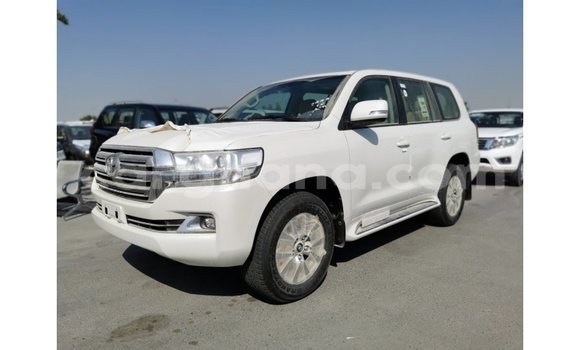 Sayi Imported Toyota Land Cruiser White Mota in Import - Dubai a Ashanti Sayi Imported Toyota Land Cruiser White Mota in Import - Dubai a Ashanti