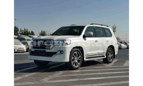 Buy Import Toyota Land Cruiser White Car in Import - Dubai in Ashanti Buy Import Toyota Land Cruiser White Car in Import - Dubai in Ashanti