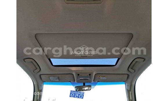 Sayi Imported Toyota Land Cruiser White Mota in Import - Dubai a Ashanti Sayi Imported Toyota Land Cruiser White Mota in Import - Dubai a Ashanti