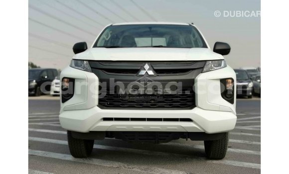 Sayi Imported Mitsubishi L200 White Mota in Import - Dubai a Ashanti Sayi Imported Mitsubishi L200 White Mota in Import - Dubai a Ashanti