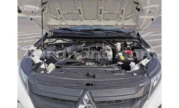 Sayi Imported Mitsubishi L200 White Mota in Import - Dubai a Ashanti Sayi Imported Mitsubishi L200 White Mota in Import - Dubai a Ashanti