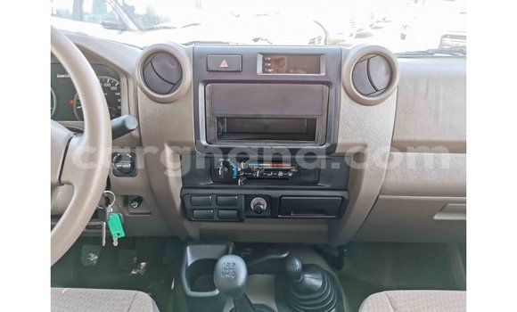 Buy Import Toyota Land Cruiser Beige Car in Import - Dubai in Ashanti Buy Import Toyota Land Cruiser Beige Car in Import - Dubai in Ashanti