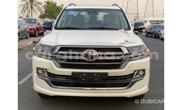 Ra Imported Toyota Land Cruiser funfun Ọkọ̀ in Import - Dubai ni Ashanti Ra Imported Toyota Land Cruiser funfun Ọkọ̀ in Import - Dubai ni Ashanti